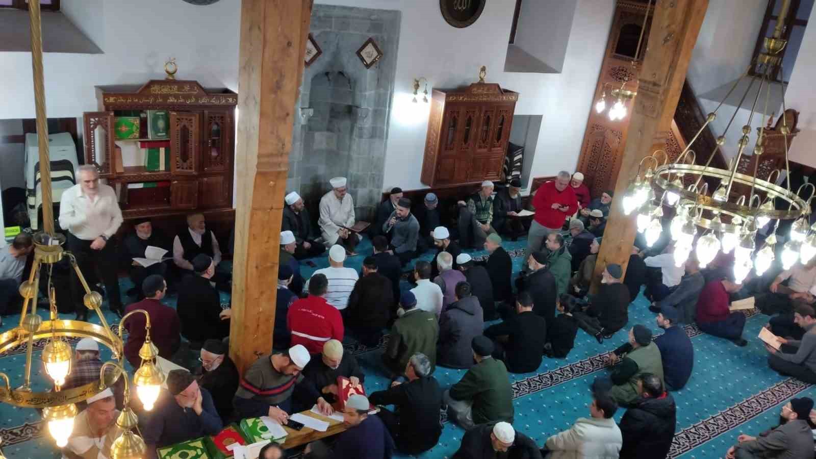 1001 Hatim okumaları devam ediyor
