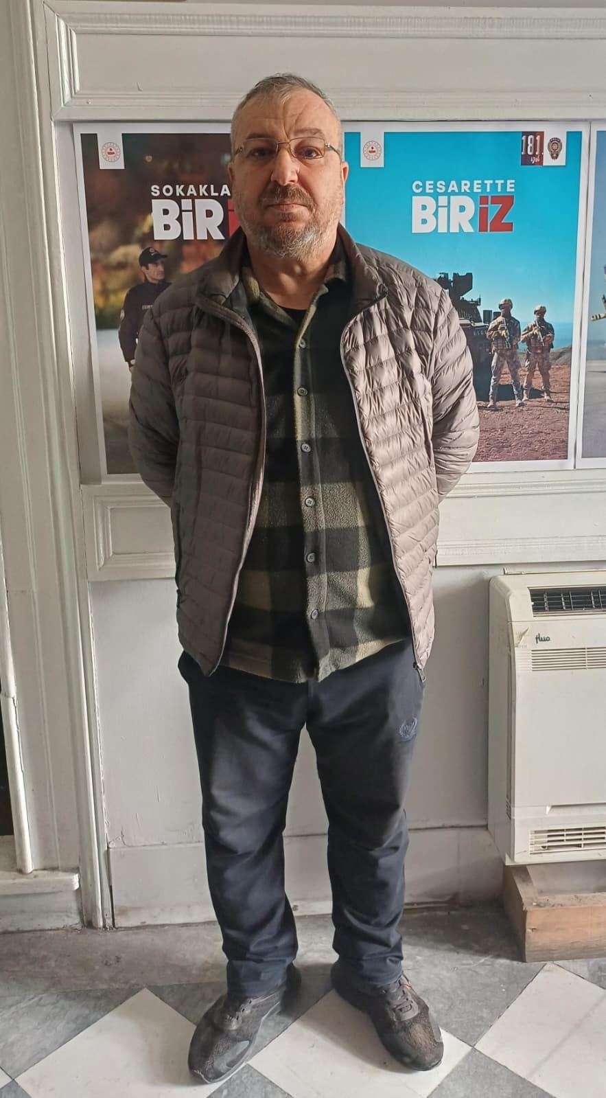 11 yıl kaçtı, 9 estetikle yeni yüz yaptı... Yeni hayat kurup yıllarca maaşla çalışan katil işçi servisinde yakalandı
