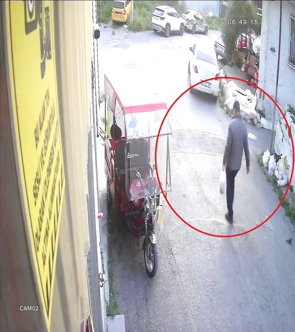 11 yıl kaçtı, 9 estetikle yeni yüz yaptı... Yeni hayat kurup yıllarca maaşla çalışan katil işçi servisinde yakalandı
