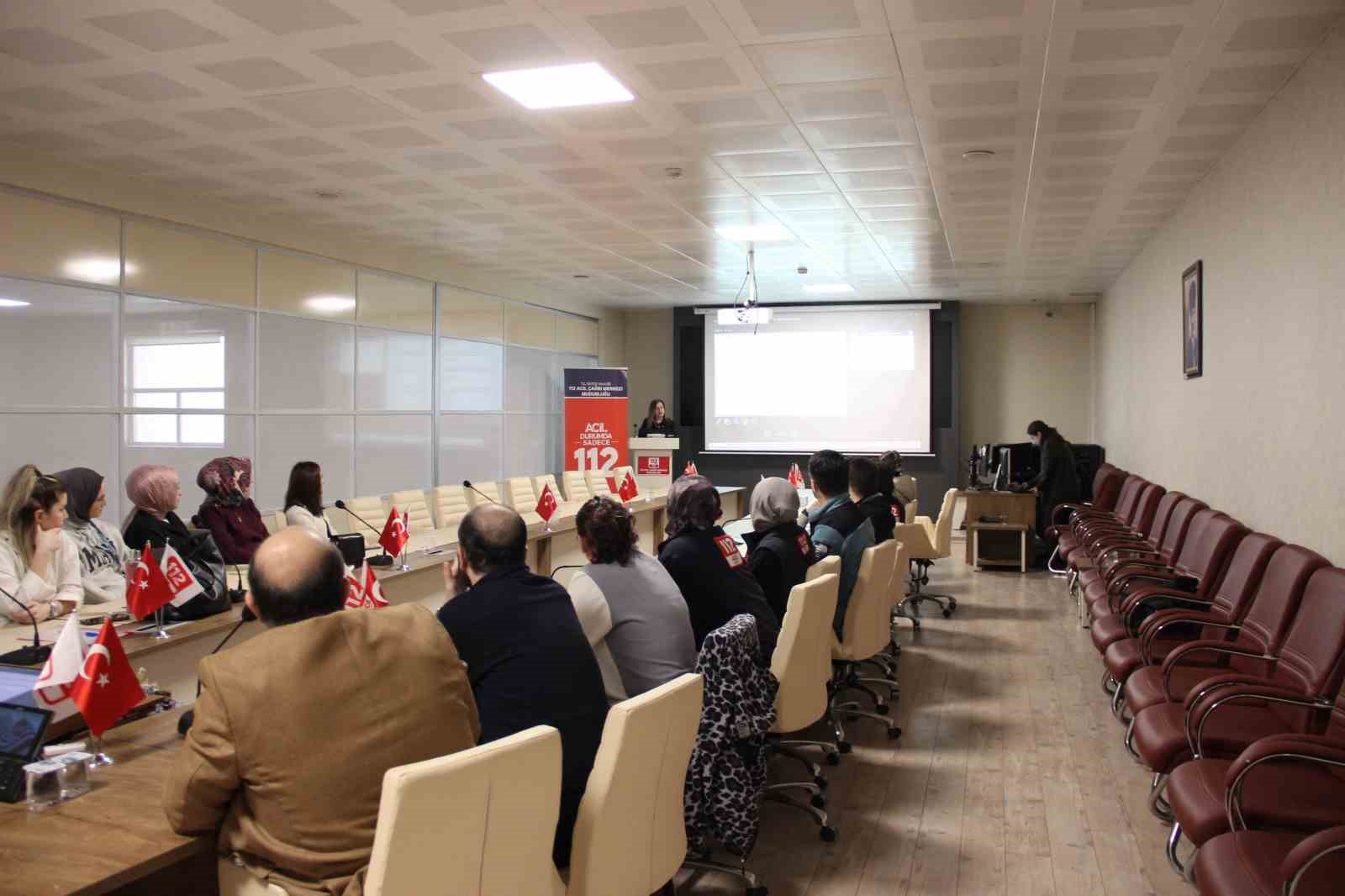 112 Acil Çağrı Merkezi’nde genel değerlendirme toplantısı yapıldı
