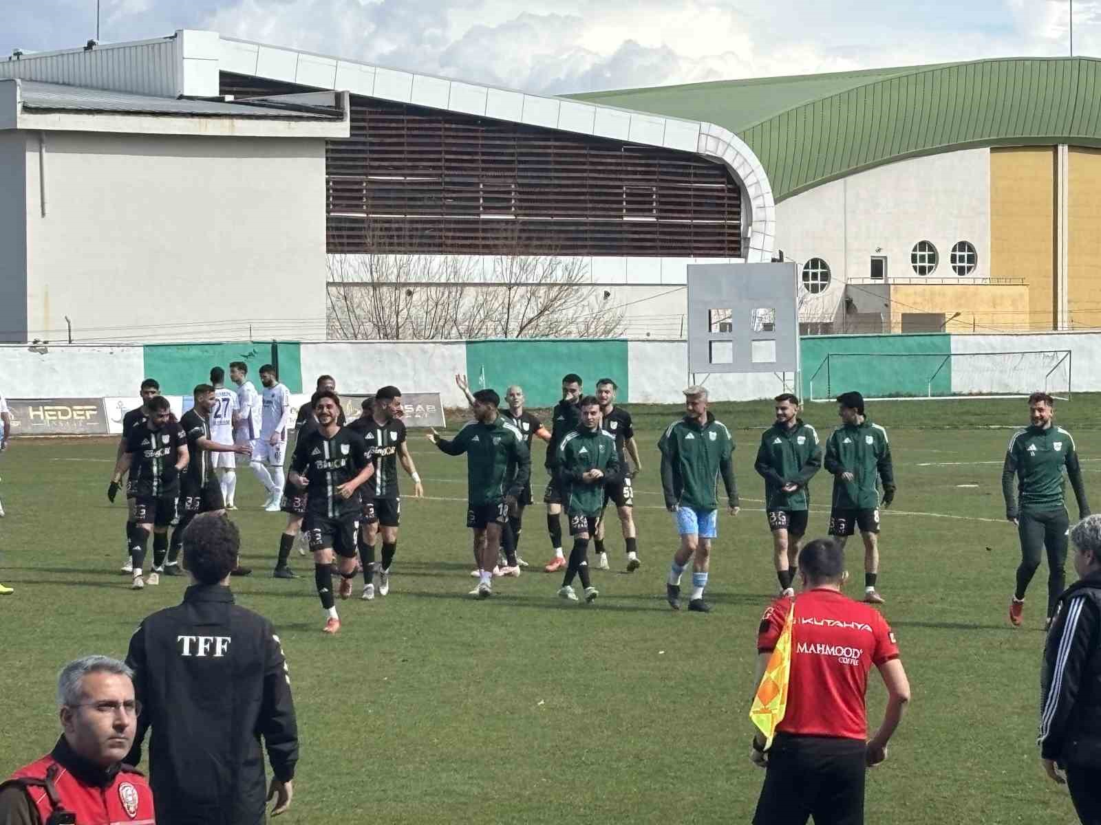 12 Bingölspor şampiyon oldu
12 Bingölspor şampiyon oldu