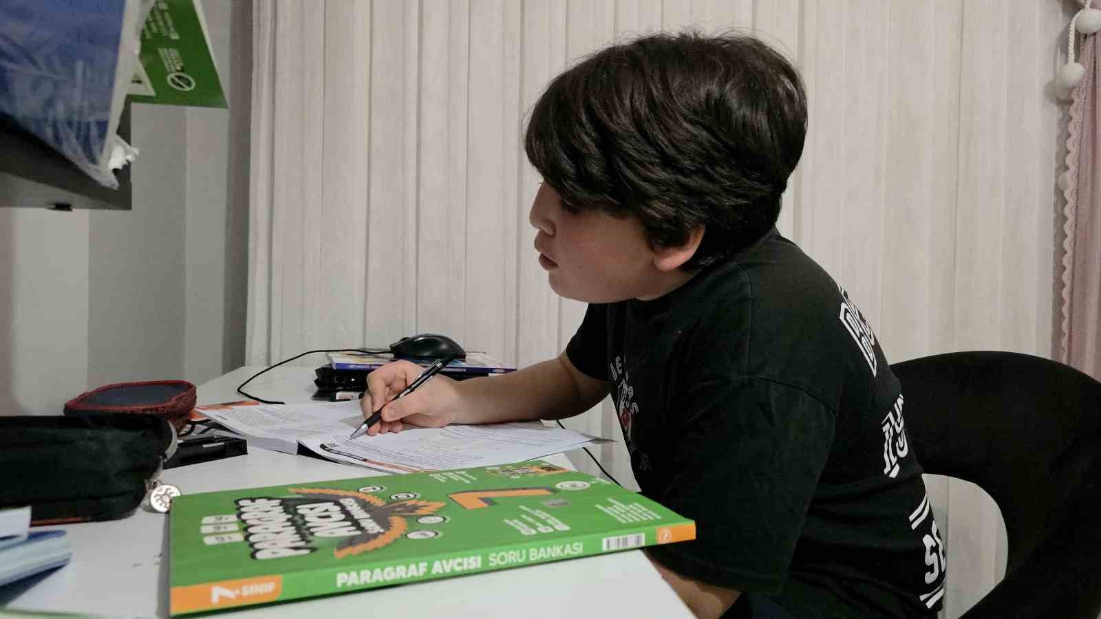 12 yaşındaki çocuk 8 yıldır öksürüyor
