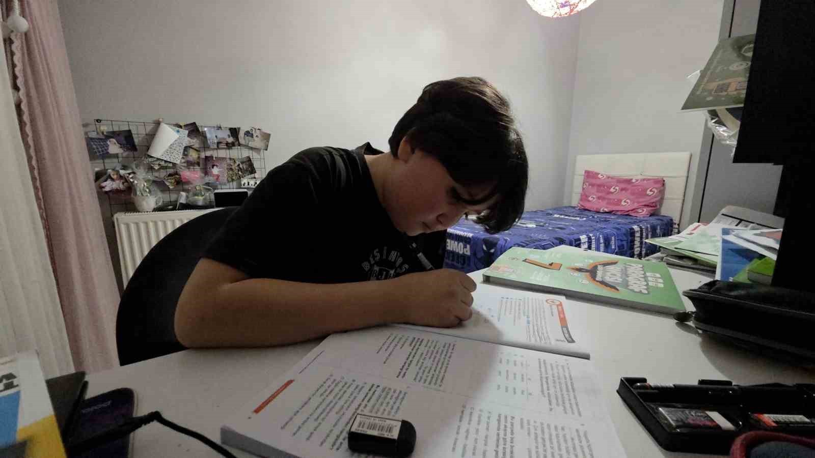 12 yaşındaki çocuk 8 yıldır öksürüyor
