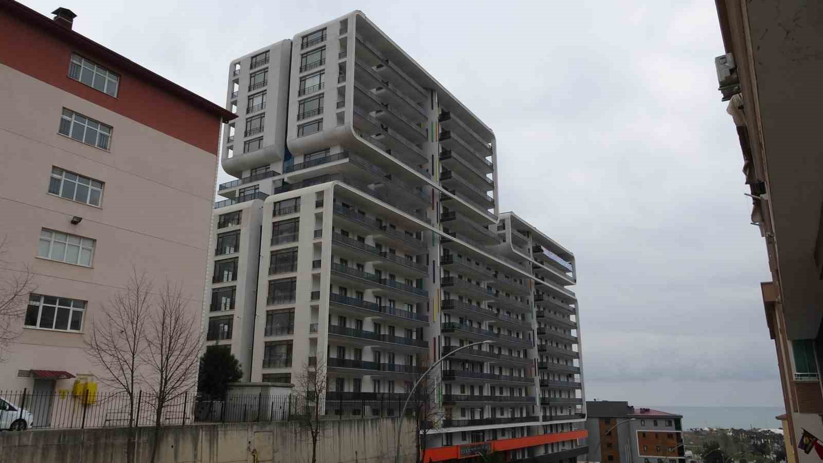 12 yıldır bitmeyen konut çilesi: Hak sahipleri tapu bekliyor
