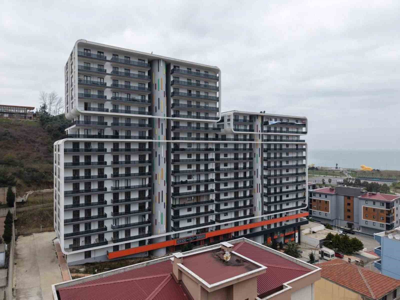 12 yıldır bitmeyen konutun kayyumu konuştu: "Asıl mağdur benim"
