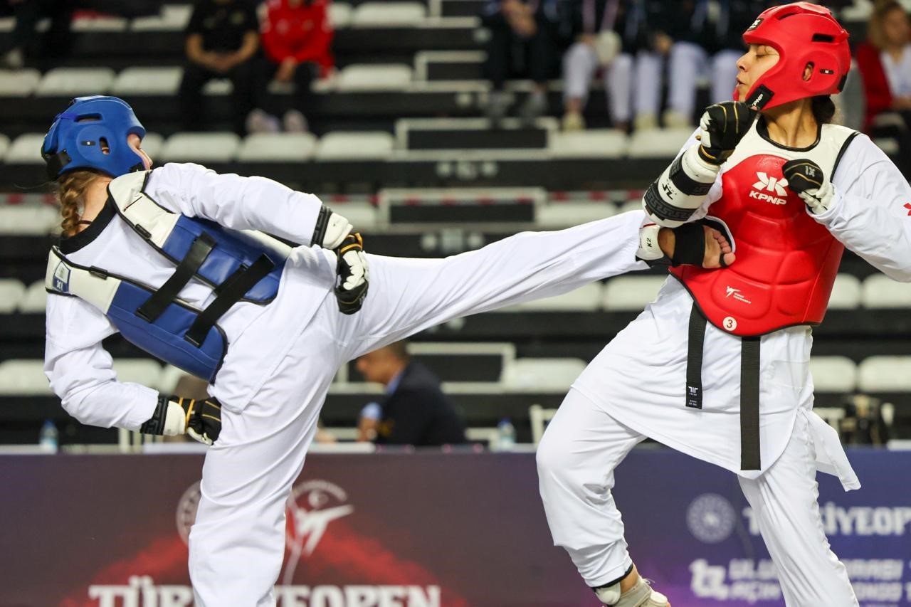 13. Uluslararası Türkiye Açık Taekwondo Turnuvası’nda 5. gün sona erdi
13. Uluslararası Türkiye Açık Taekwondo Turnuvası’nda 5. gün sona erdi