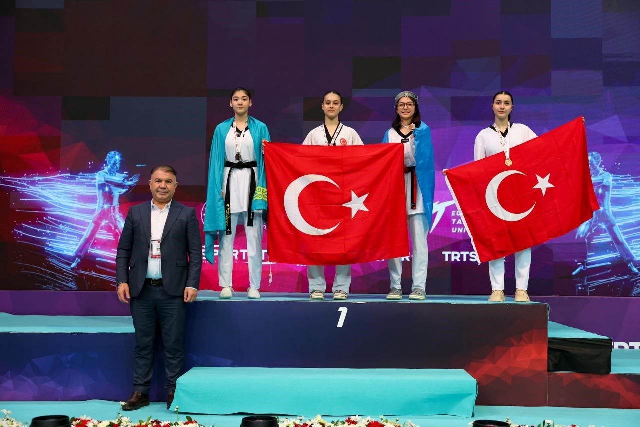 13. Uluslararası Türkiye Açık Taekwondo Turnuvası’nda 5. gün sona erdi
13. Uluslararası Türkiye Açık Taekwondo Turnuvası’nda 5. gün sona erdi