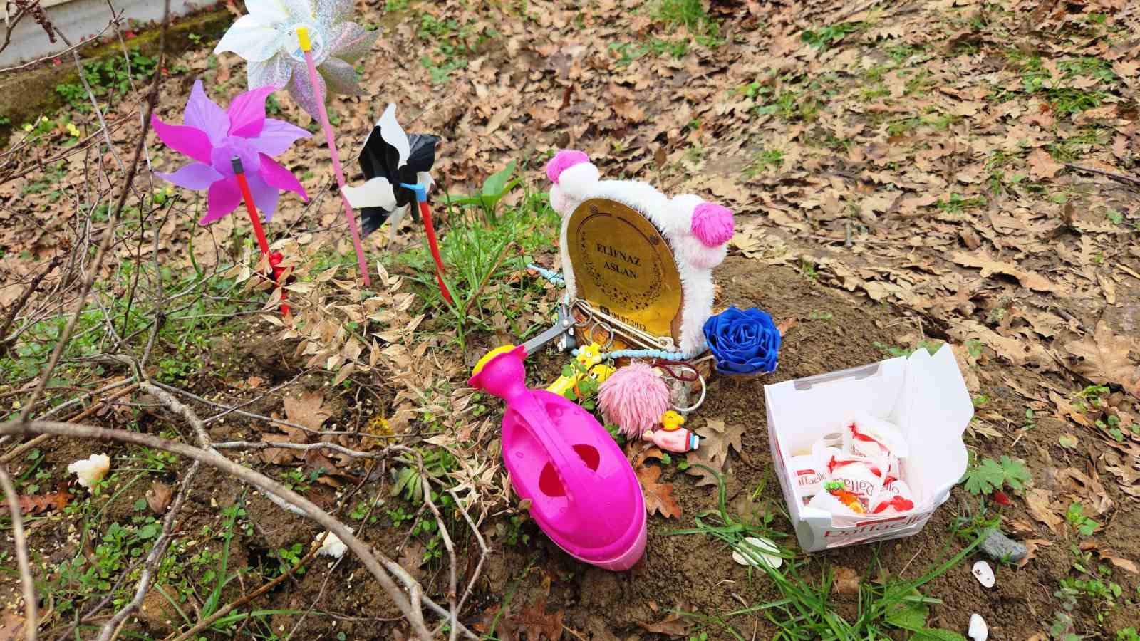 13 yaşındaki kızlarını kazada kaybeden ailenin en acı bayramı
