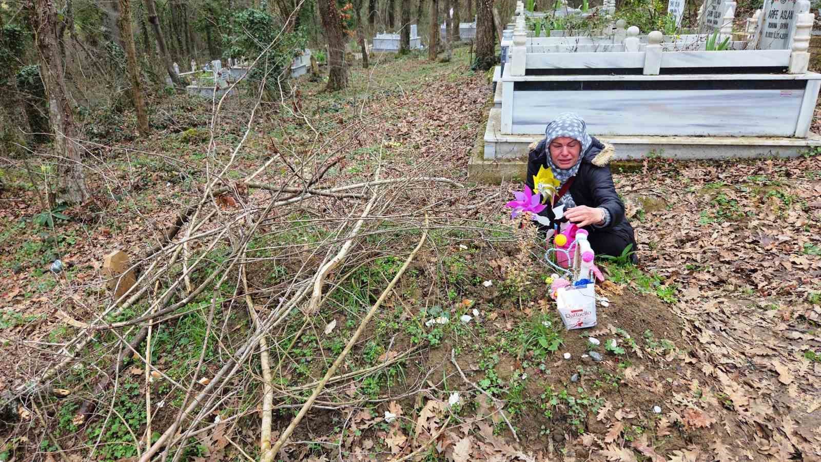 13 yaşındaki kızlarını kazada kaybeden ailenin en acı bayramı
