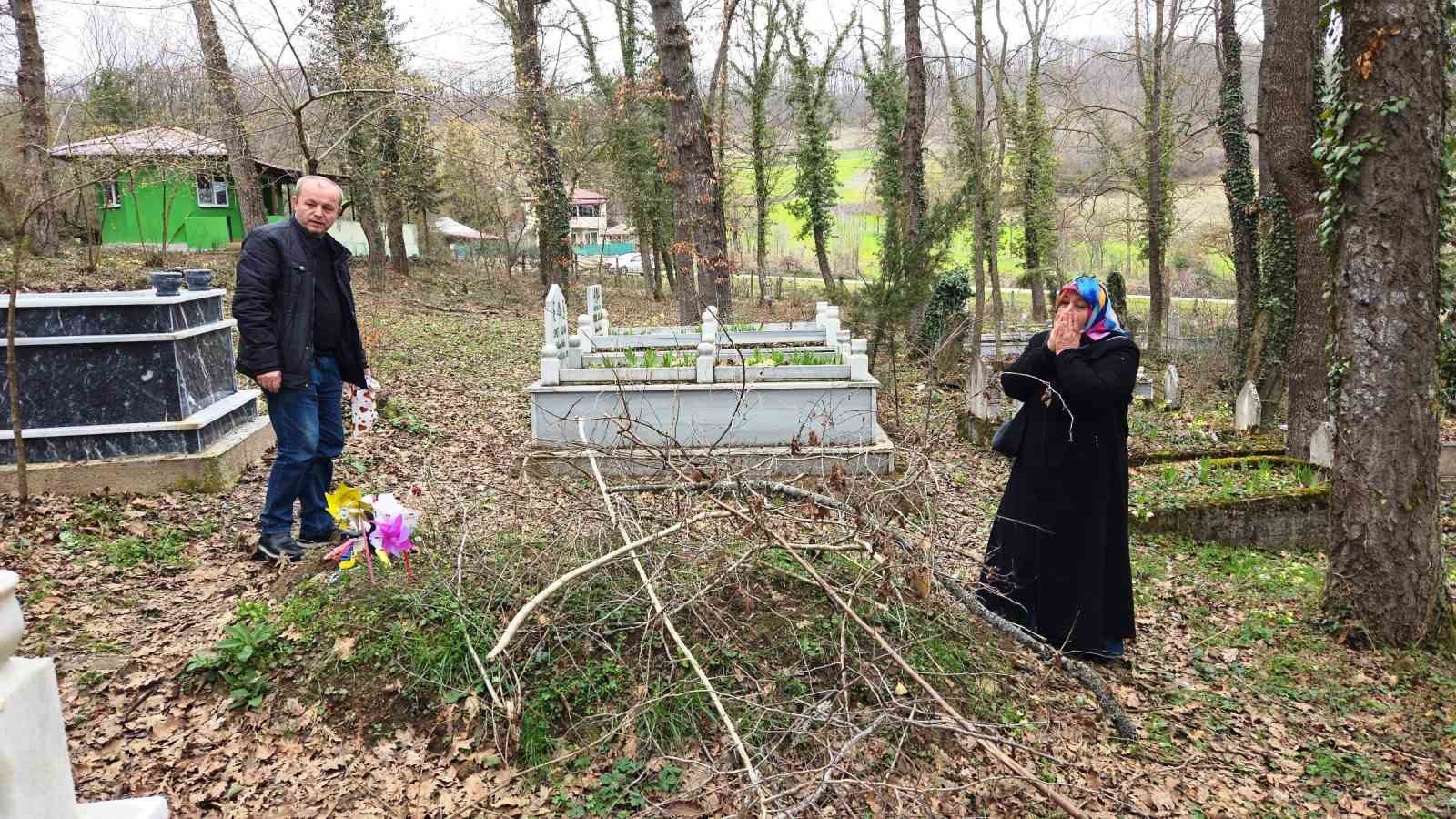 13 yaşındaki kızlarını kazada kaybeden ailenin en acı bayramı
