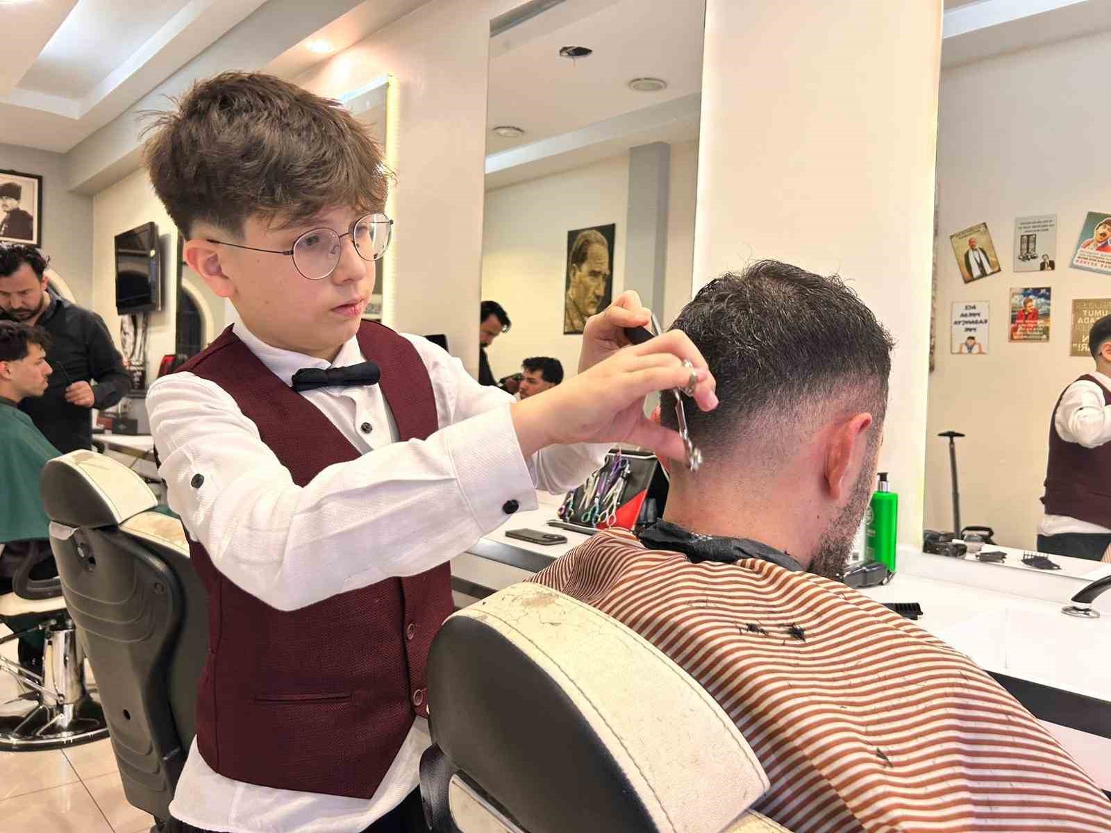 13 yaşındaki kuaför Çınar, küçük yaşına rağmen ustalarına taş çıkarıyor
