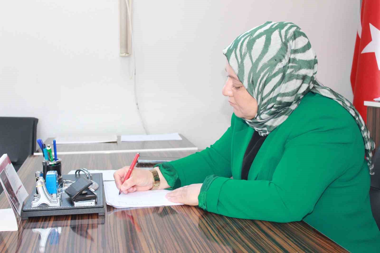 14 erkek adayı geride bırakmıştı: Kadın muhtar, muhtarlığın kapısını kapalı gördükten sonra muhtar olmaya karar verdi
