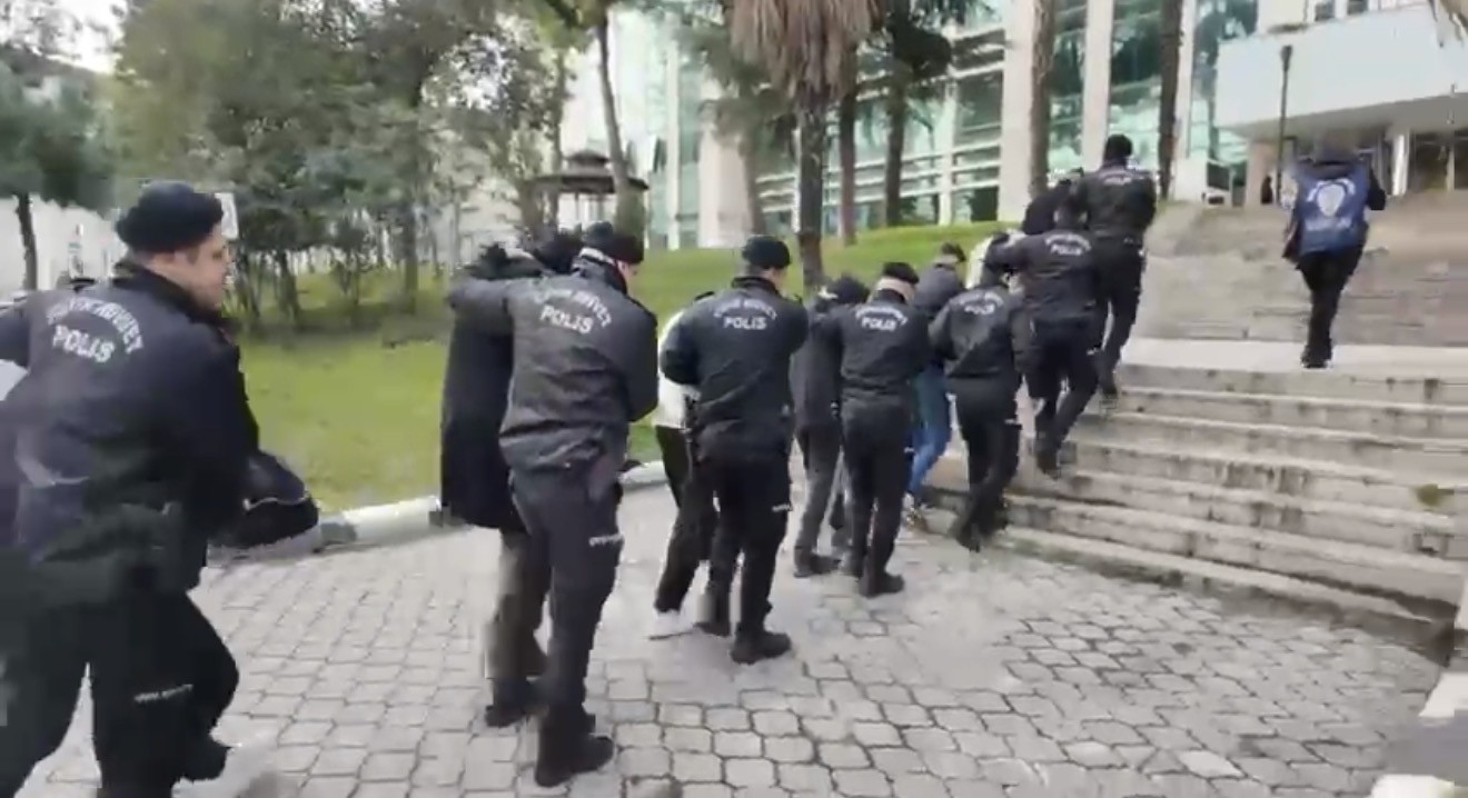 14 kişinin tutuklandığı yasa dışı bahis operasyonunda 2,6 milyar TL işlem hacmi belirlendi
