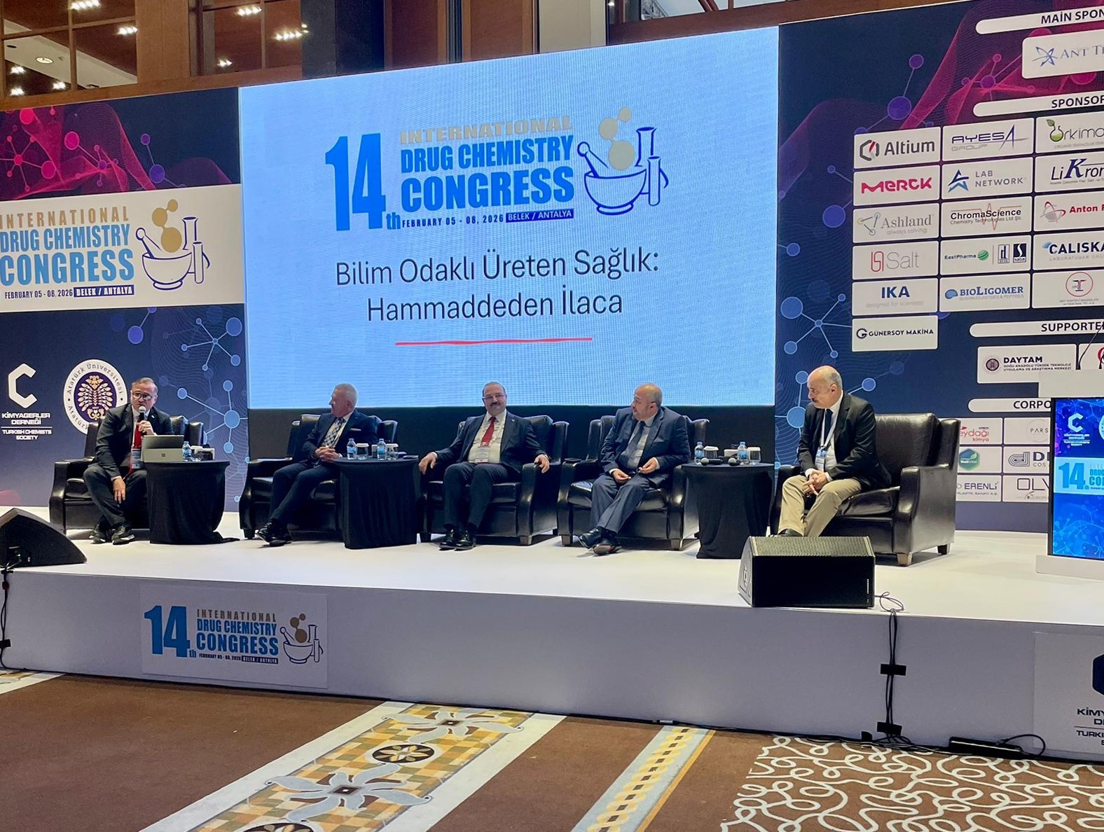 "14. Uluslararası İlaç Kimyası Kongresi" yoğun katılımla yapıldı
