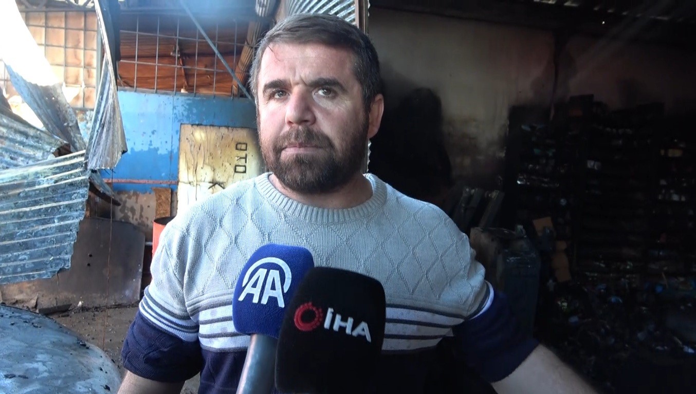 15 gün önce taşıdığı işyeri gözlerinin önünde küle döndü
