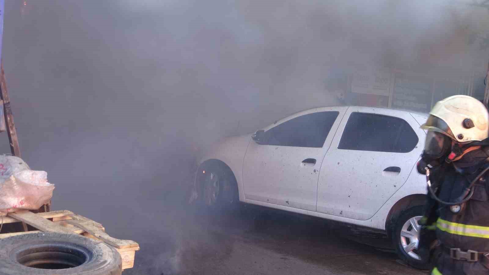 15 gün önce taşıdığı işyeri gözlerinin önünde küle döndü

