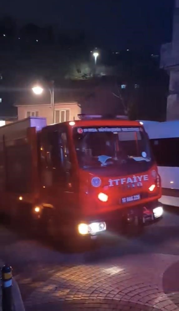 156 yıllık tarihi bina yangında zarar gördü
