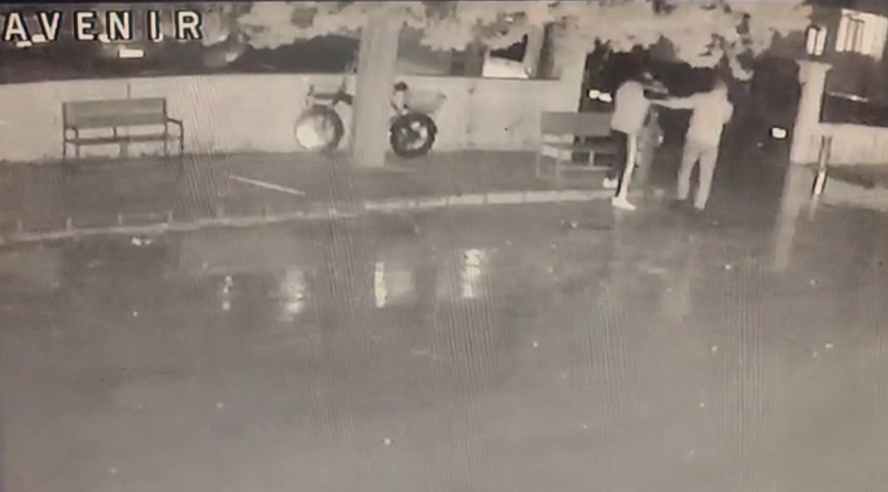 16 yaşındaki çocuk gündüz tartıştığı arkadaşının babası tarafından akşam darp edildi
