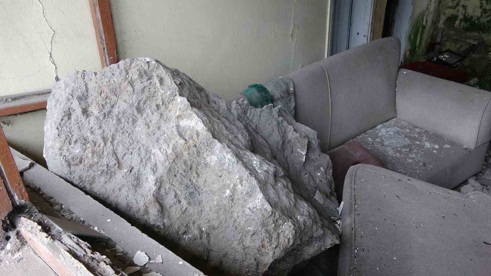 17 yıldır kaya düşmesi riski altındaki mahalleye ‘3 boyutlu’ müdahale
17 yıldır kaya düşmesi riski altındaki mahalleye ‘3 boyutlu’ müdahale