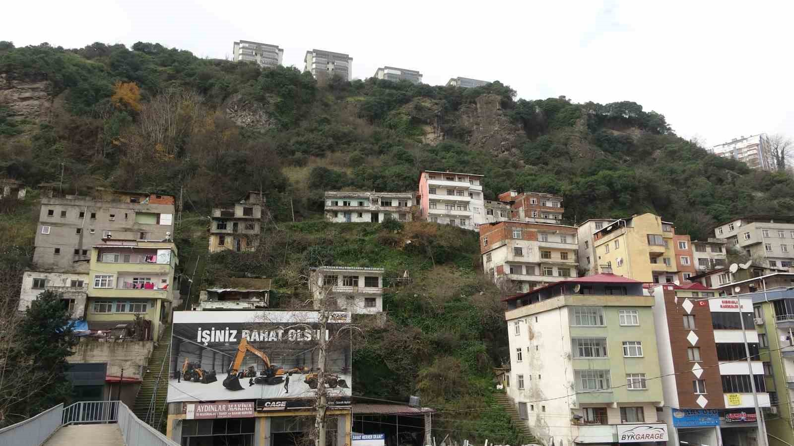 17 yıldır kaya düşmesi riski altındaki mahalleye ‘3 boyutlu’ müdahale
17 yıldır kaya düşmesi riski altındaki mahalleye ‘3 boyutlu’ müdahale