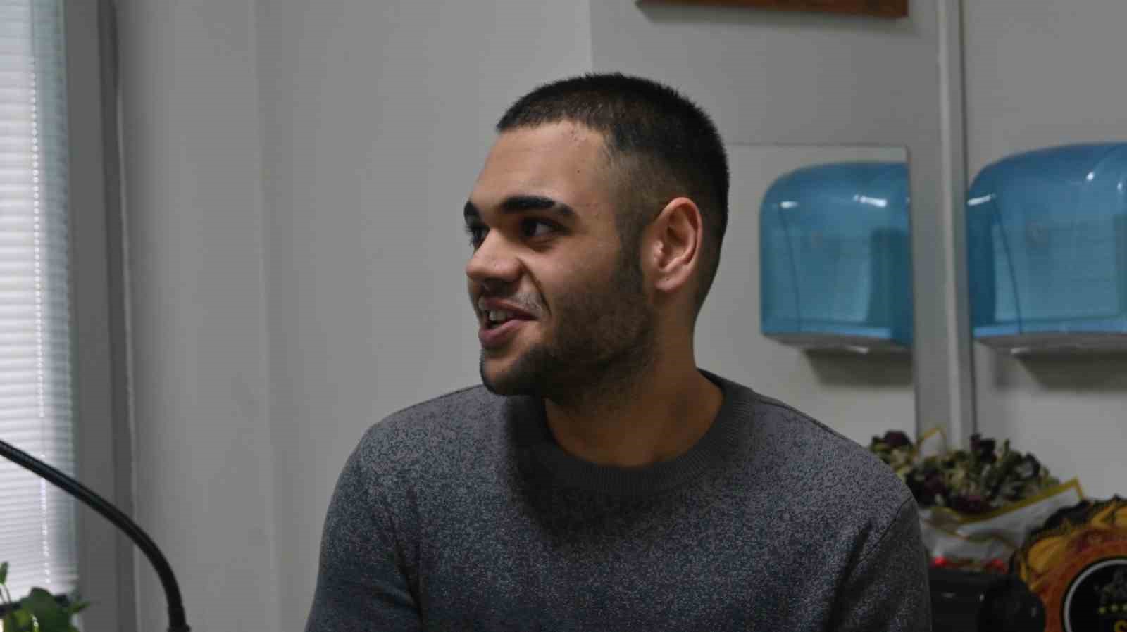 170 kilodan 95’e düşen genç: "Abur cuburdan kesinlikle uzak durun"
170 kilodan 95’e düşen genç: "Abur cuburdan kesinlikle uzak durun"