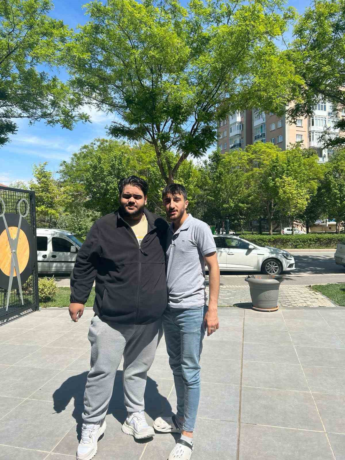 170 kilodan 95’e düşen genç: "Abur cuburdan kesinlikle uzak durun"
170 kilodan 95’e düşen genç: "Abur cuburdan kesinlikle uzak durun"