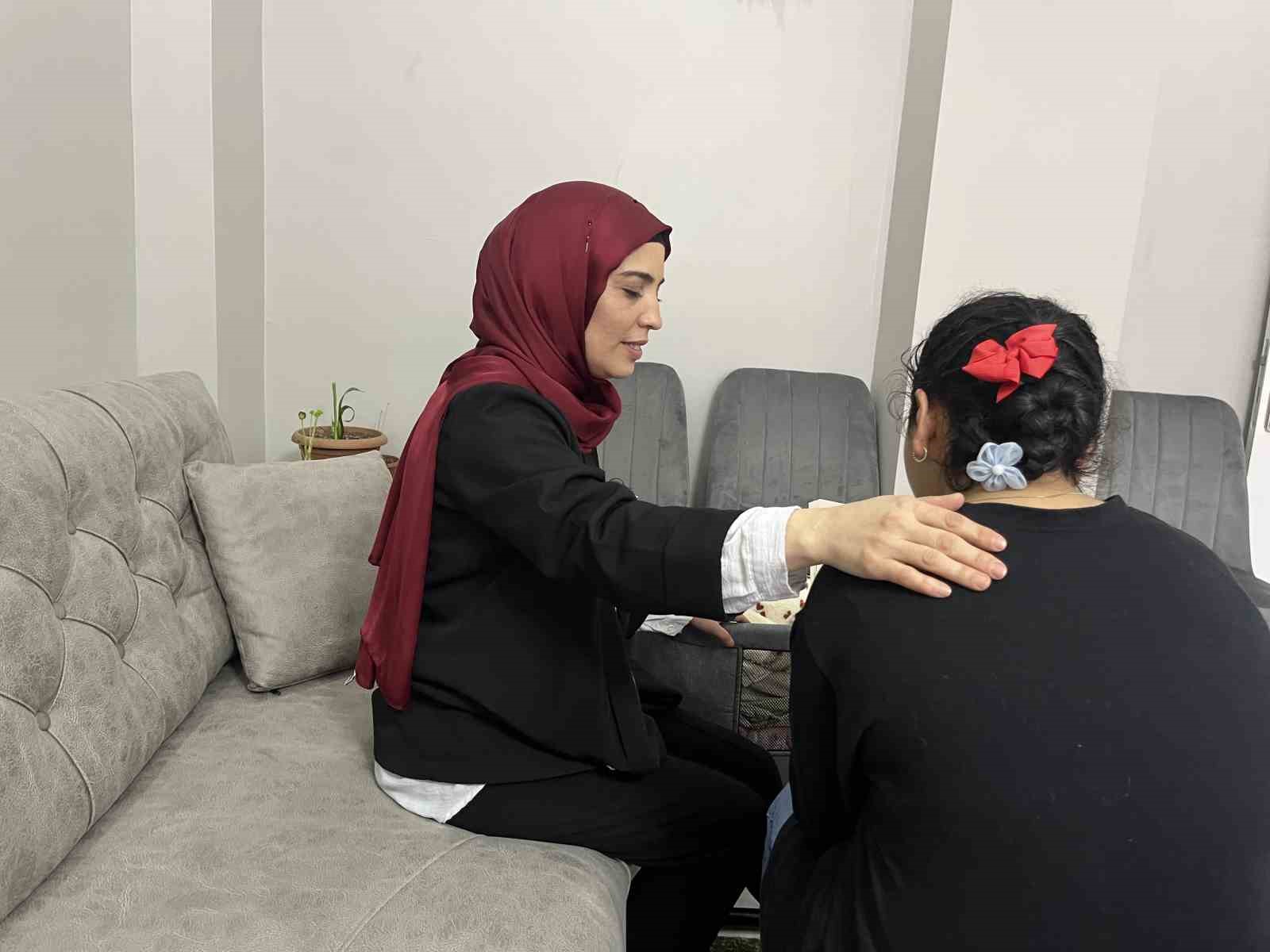 2 çocuklu aile 2’si bebek 3 çocuğa daha yuva oldu
