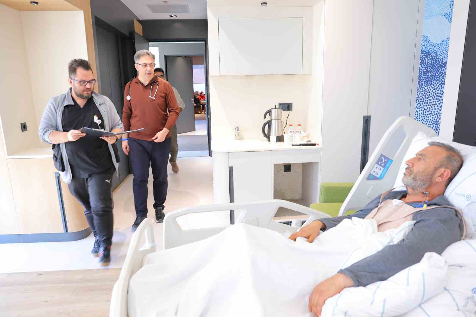 20 dakika beyin dolaşımı durdurulan hasta hayata döndürüldü
