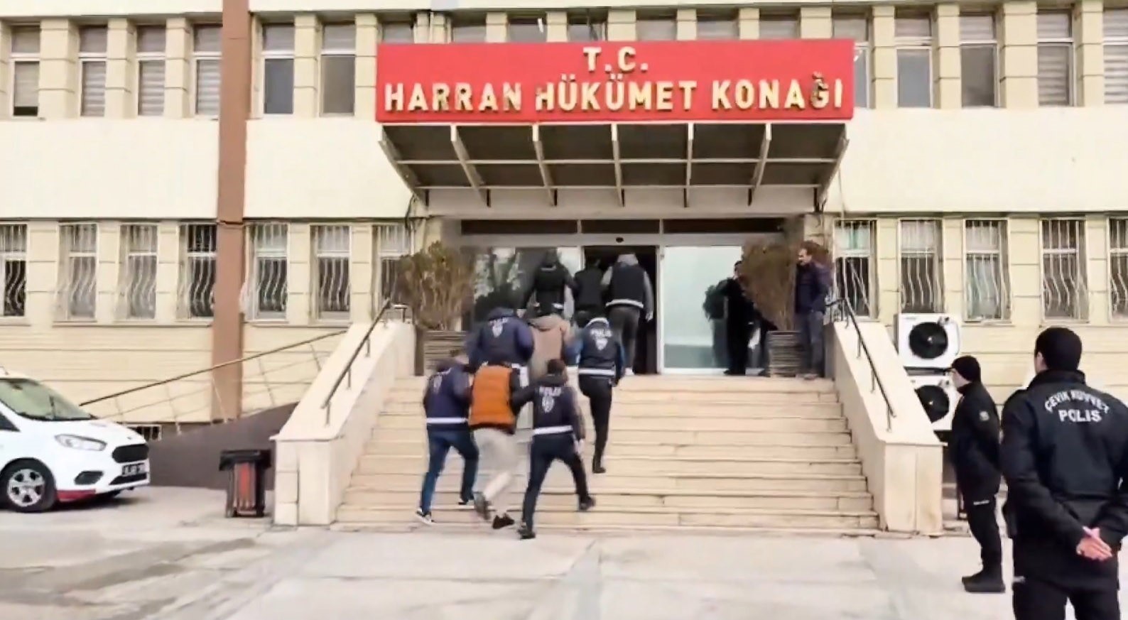 20 milyon 850 bin liralık dolandırıcılık yapan şüphelilere operasyon
