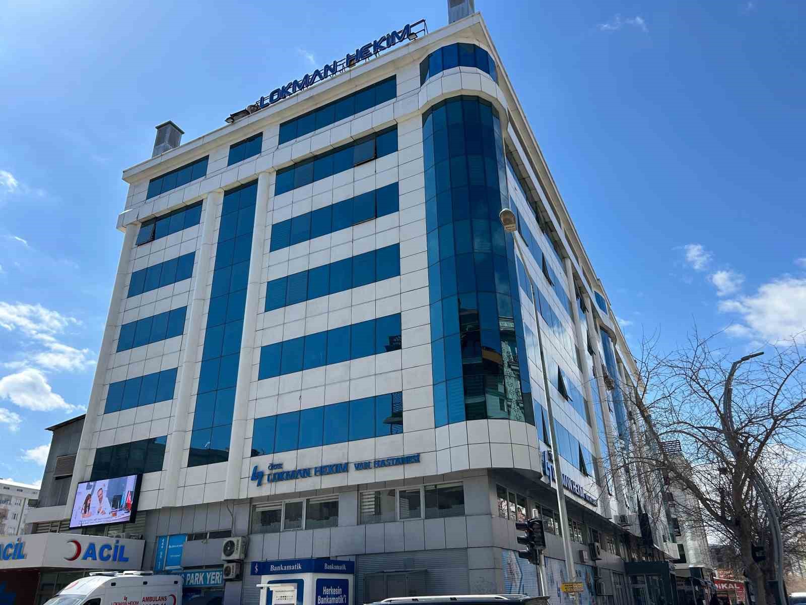 20 yıllık tümör Van’da yapılan ameliyatla alındı
