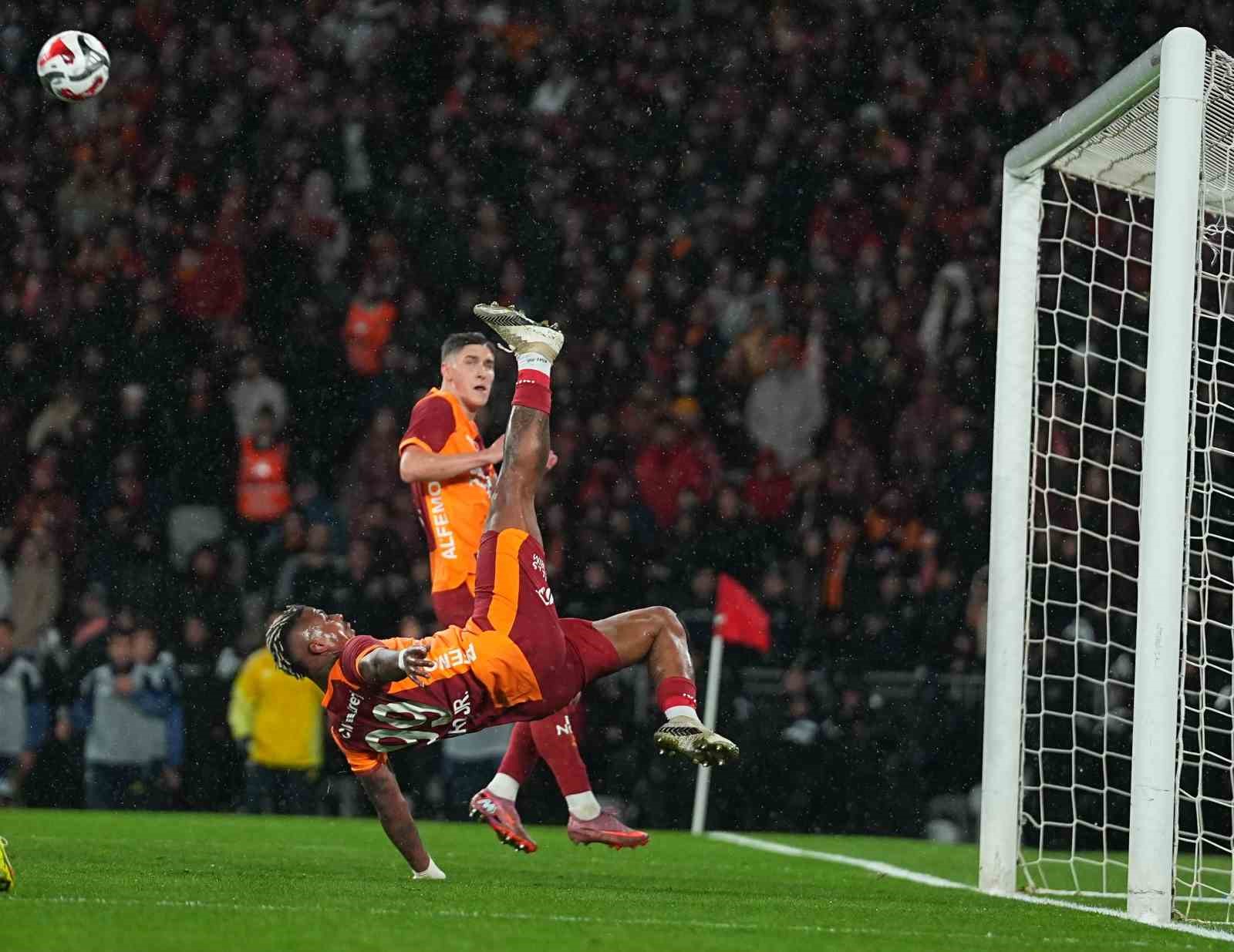 2025 Turkcell Süper Kupa: Galatasaray: 0 - Fenerbahçe: 2 (Maç sonucu)
