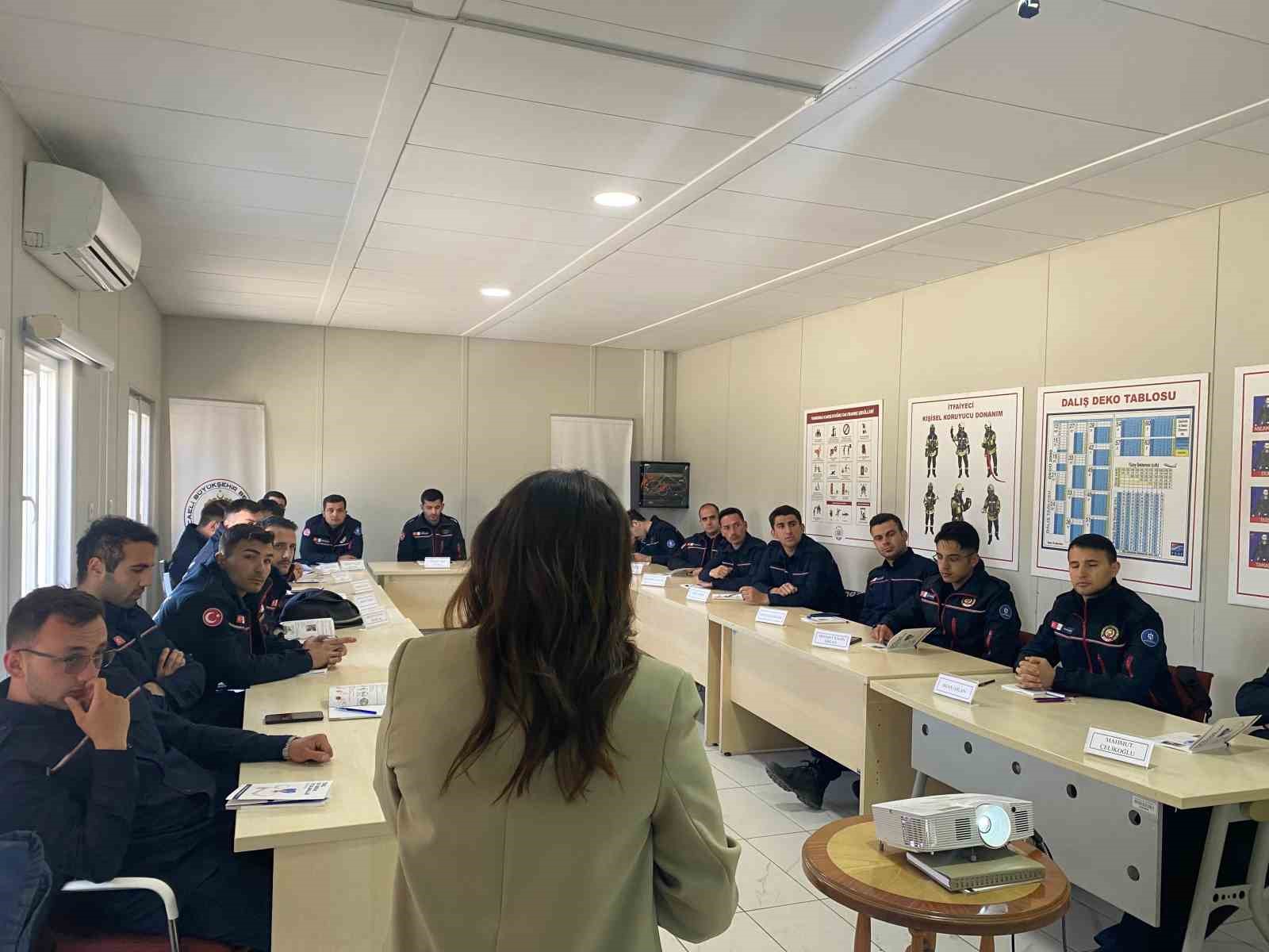 2025’te 7 bin vatandaşa ilk yardım eğitimi
2025’te 7 bin vatandaşa ilk yardım eğitimi