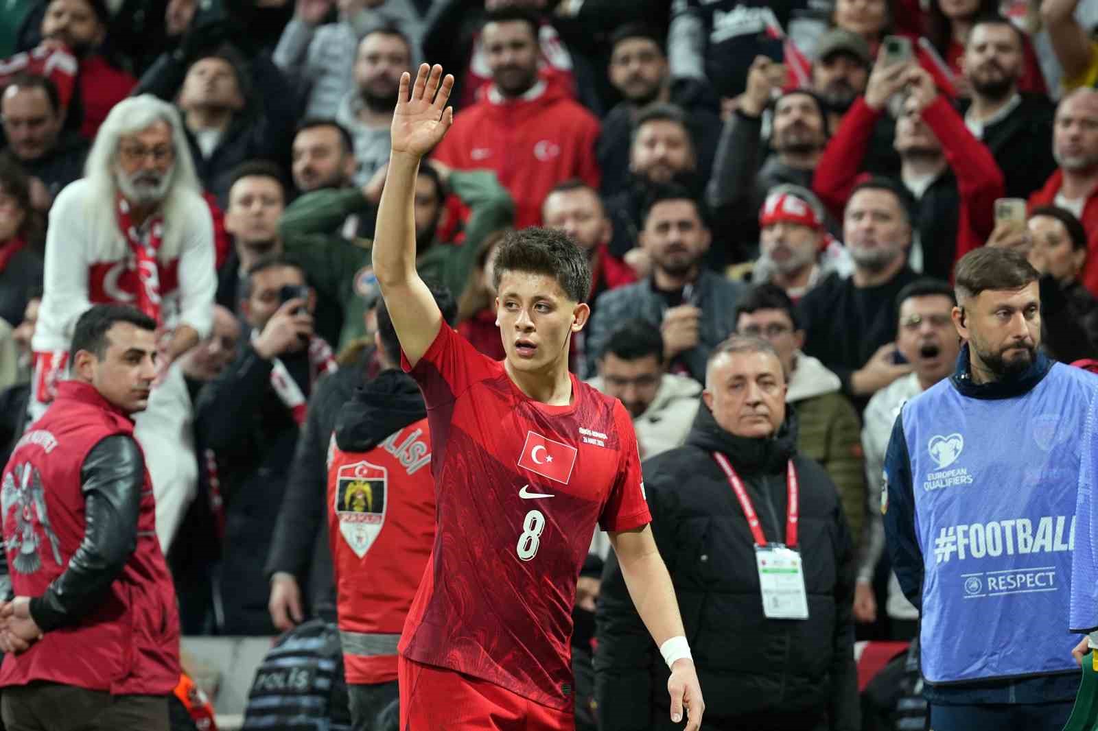 2026 FIFA Dünya Kupası play-off yarı final: Türkiye: 0 - Romanya: 0 (İlk yarı)
2026 FIFA Dünya Kupası play-off yarı final: Türkiye: 0 - Romanya: 0 (İlk yarı)