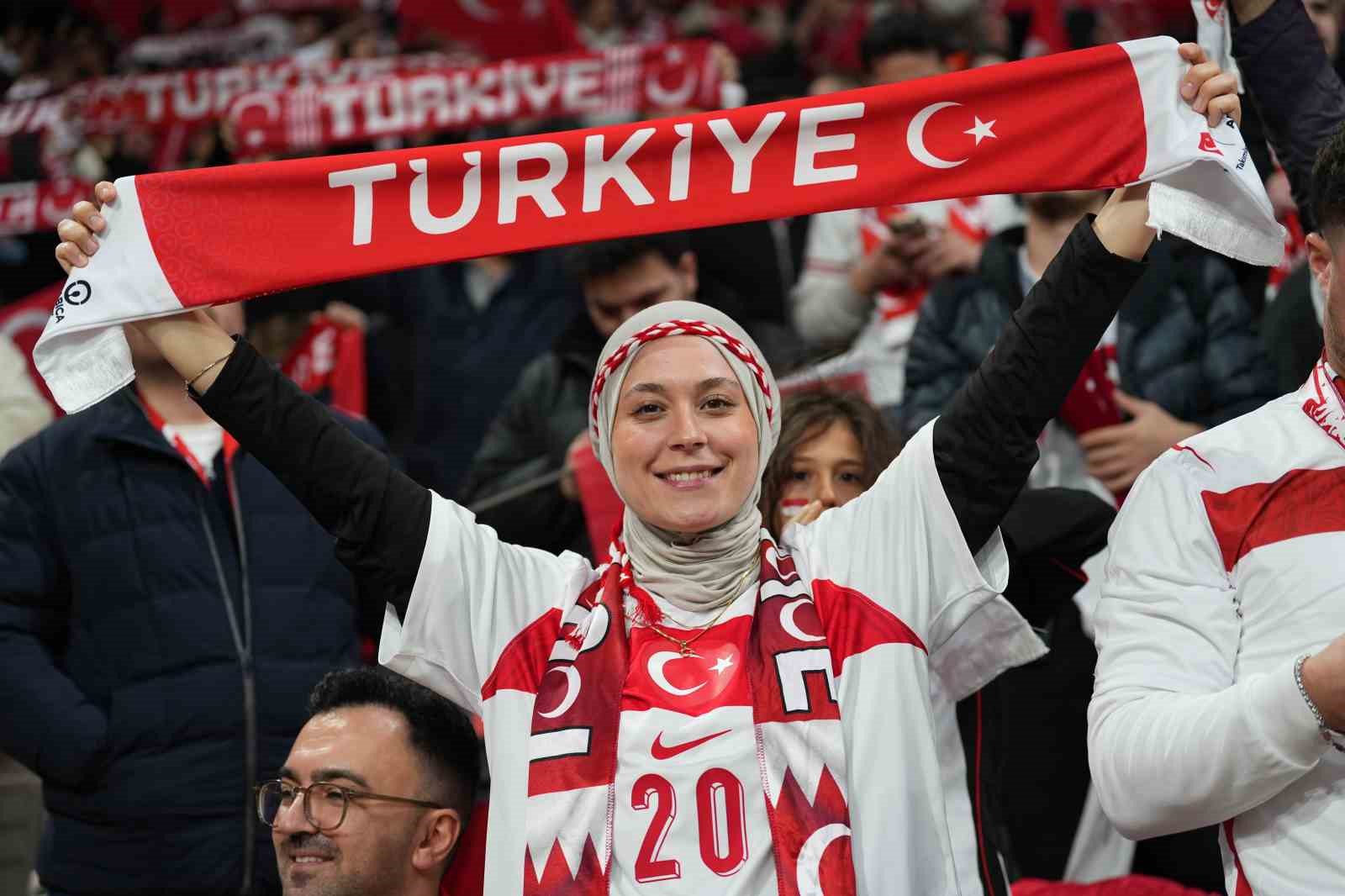 2026 FIFA Dünya Kupası play-off yarı final: Türkiye: 0 - Romanya: 0 (Maç devam ediyor)
