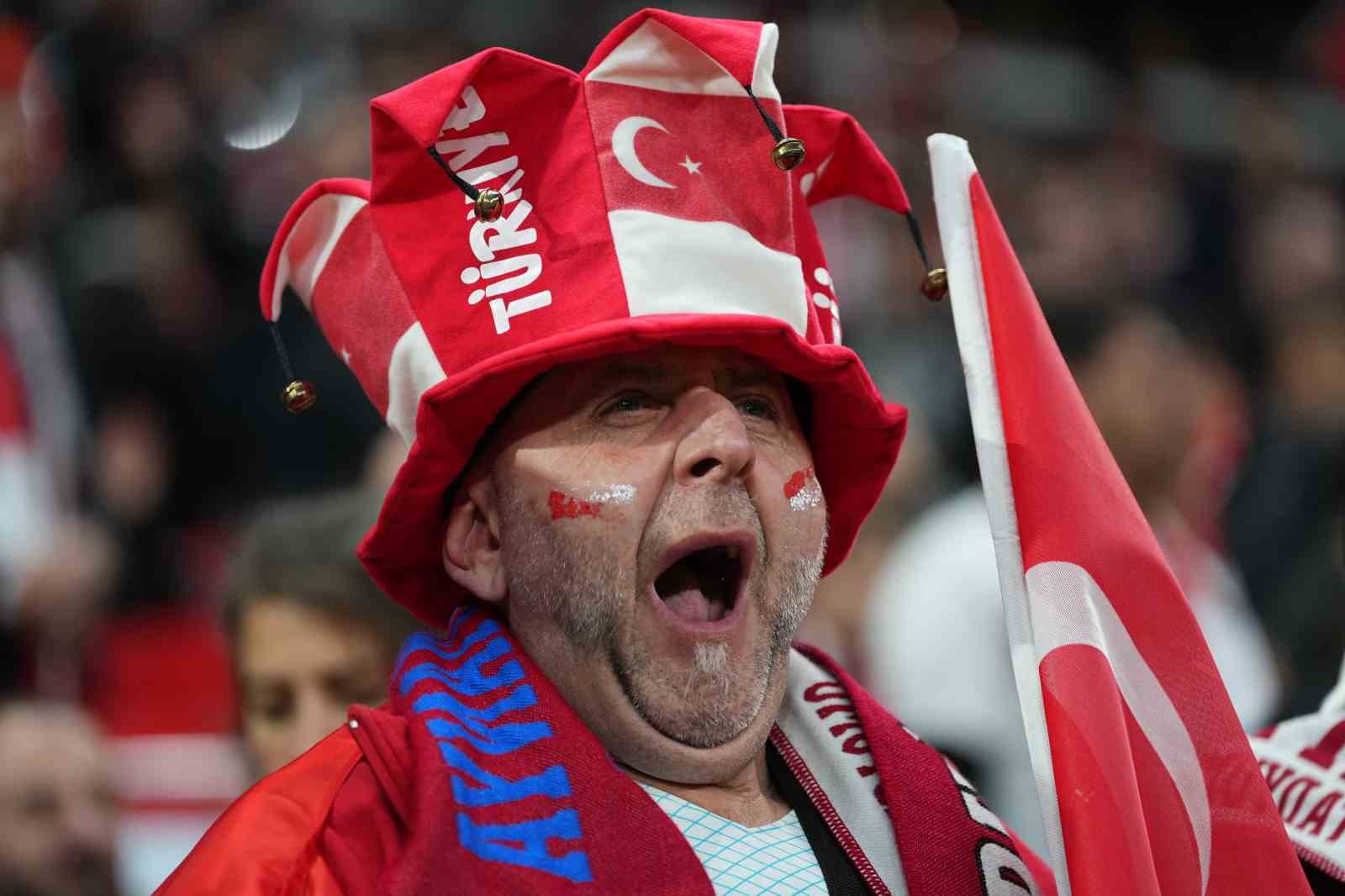 2026 FIFA Dünya Kupası play-off yarı final: Türkiye: 0 - Romanya: 0 (Maç devam ediyor)
