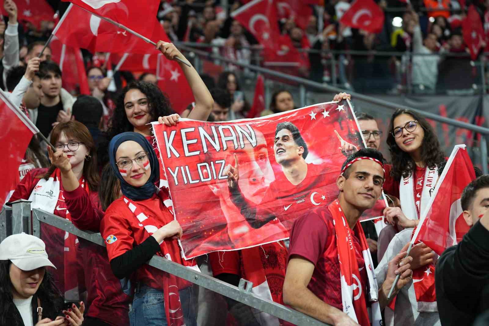 2026 FIFA Dünya Kupası play-off yarı final: Türkiye: 0 - Romanya: 0 (Maç devam ediyor)
