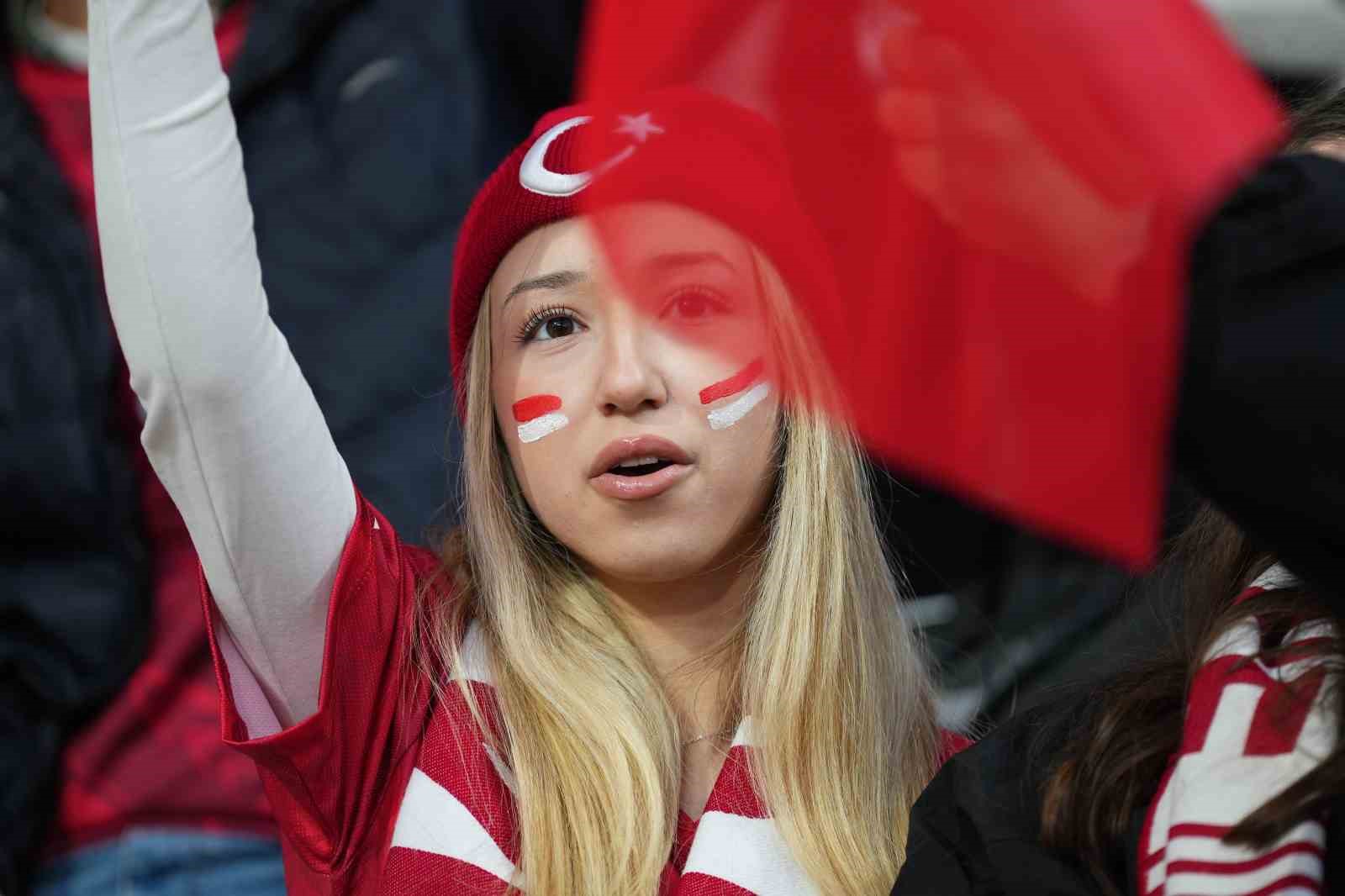 2026 FIFA Dünya Kupası play-off yarı final: Türkiye: 0 - Romanya: 0 (Maç devam ediyor)
