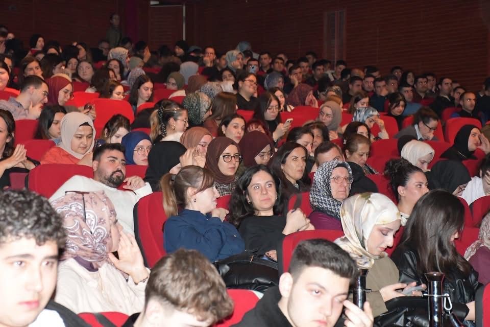 ‘2026 Şeyh Edebali Yılı’ kapsamında ‘Devlet Ana’ oyunu Bilecik’te sahnelendi
