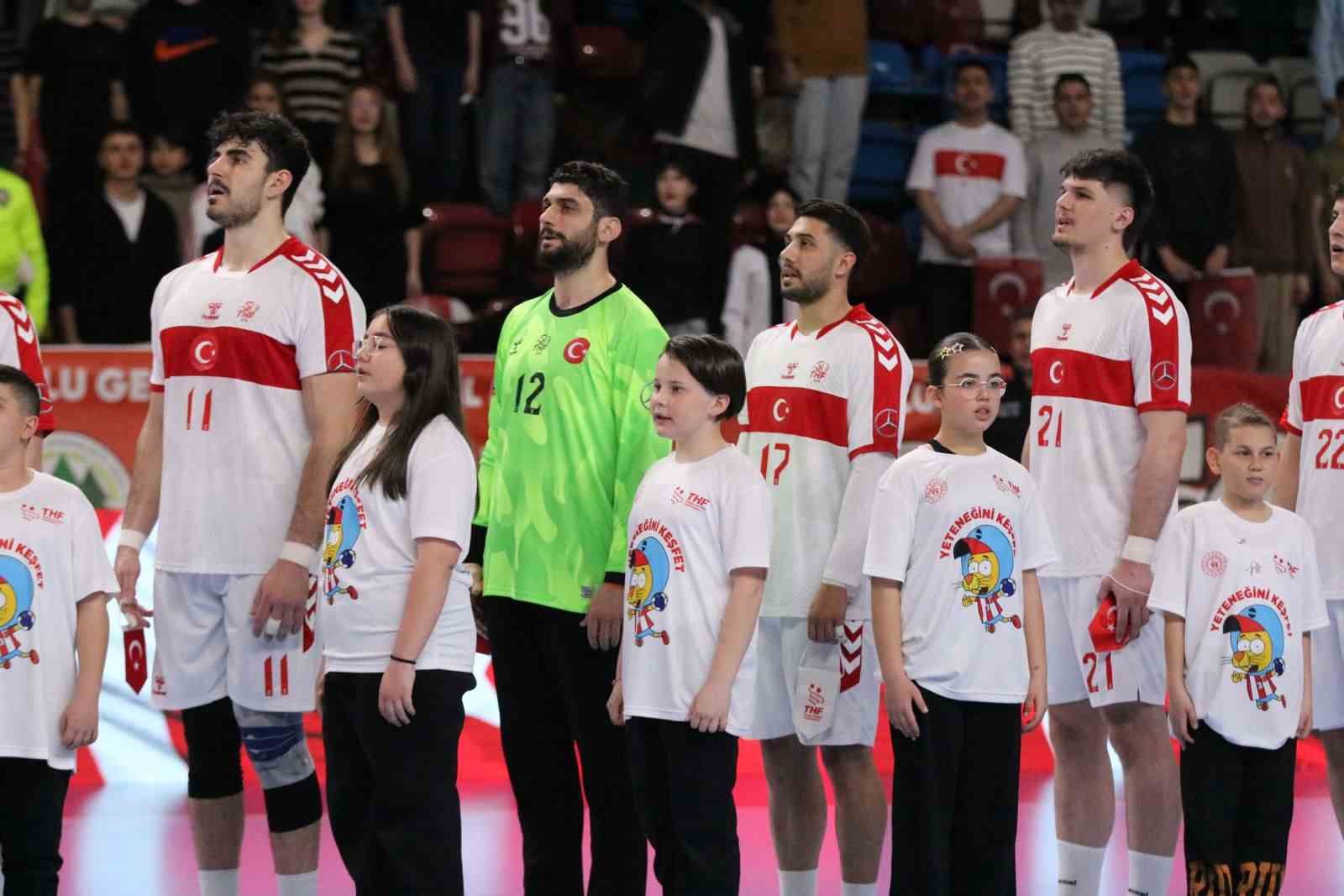 2027 IHF Dünya Hentbol Şampiyonası: Türkiye: 32 - Romanya: 37
