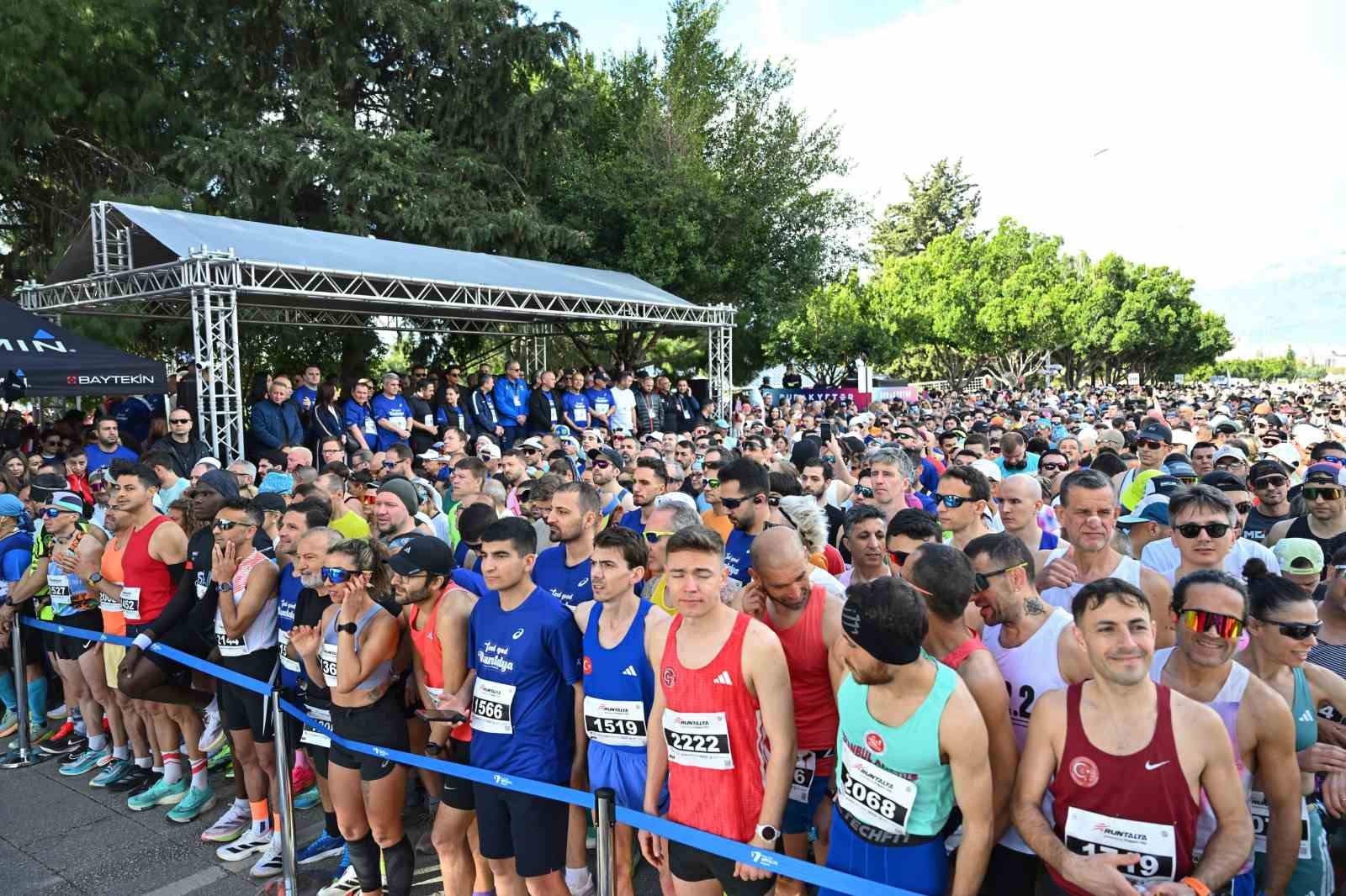 21. Uluslararası Runtalya Maratonu başladı
