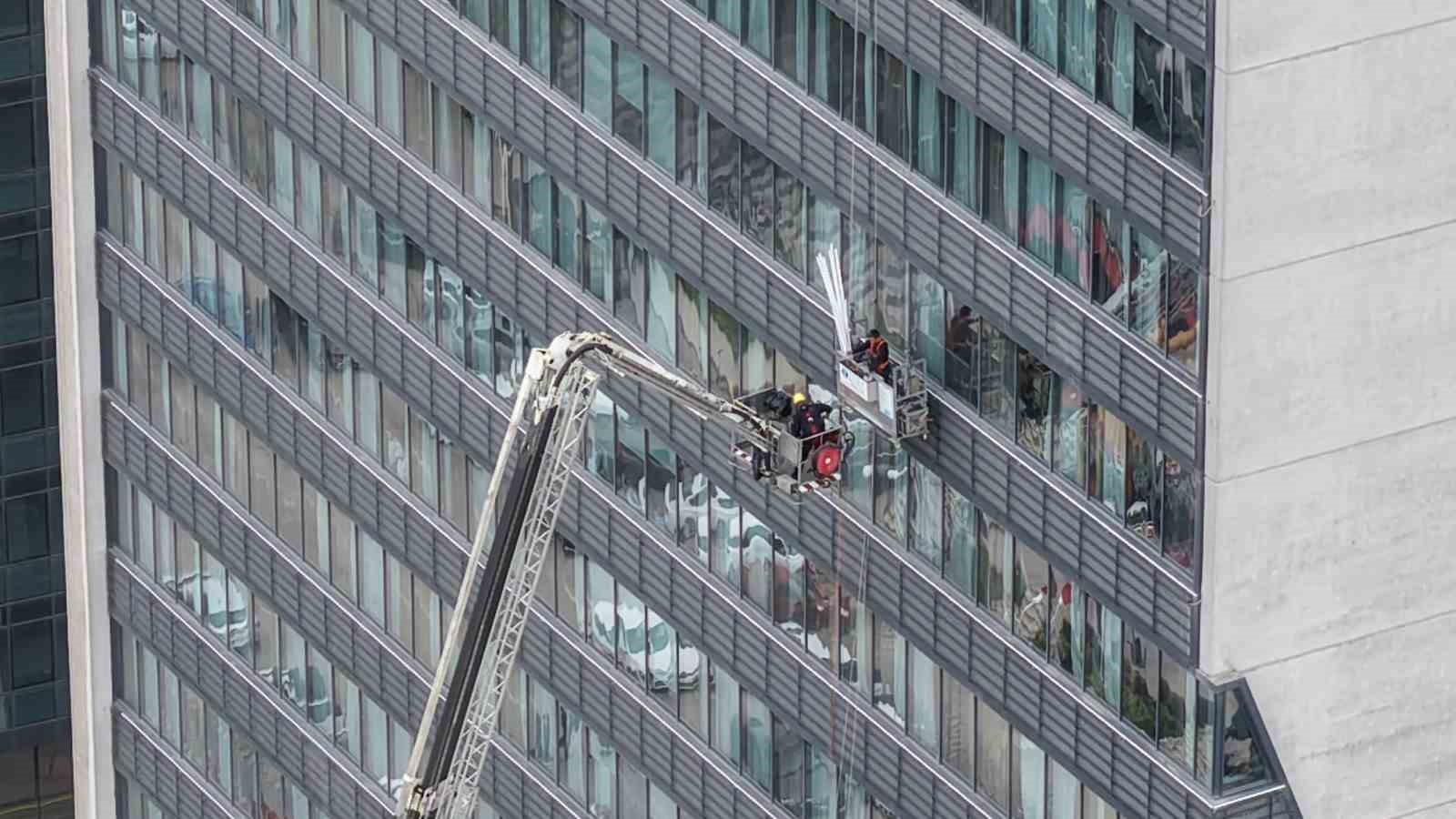 22 katlı hastanede can pazarı...
