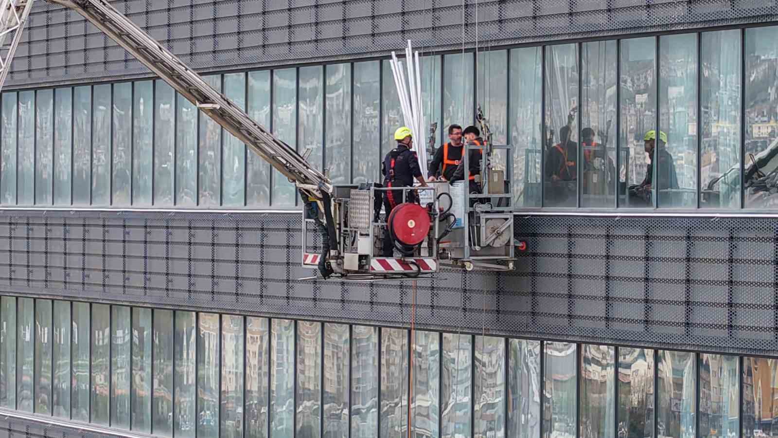 22 katlı hastanede can pazarı...
