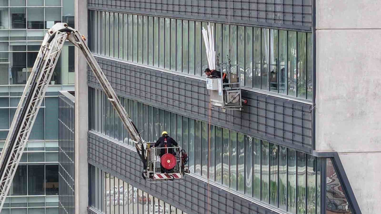 22 katlı hastanede can pazarı...
