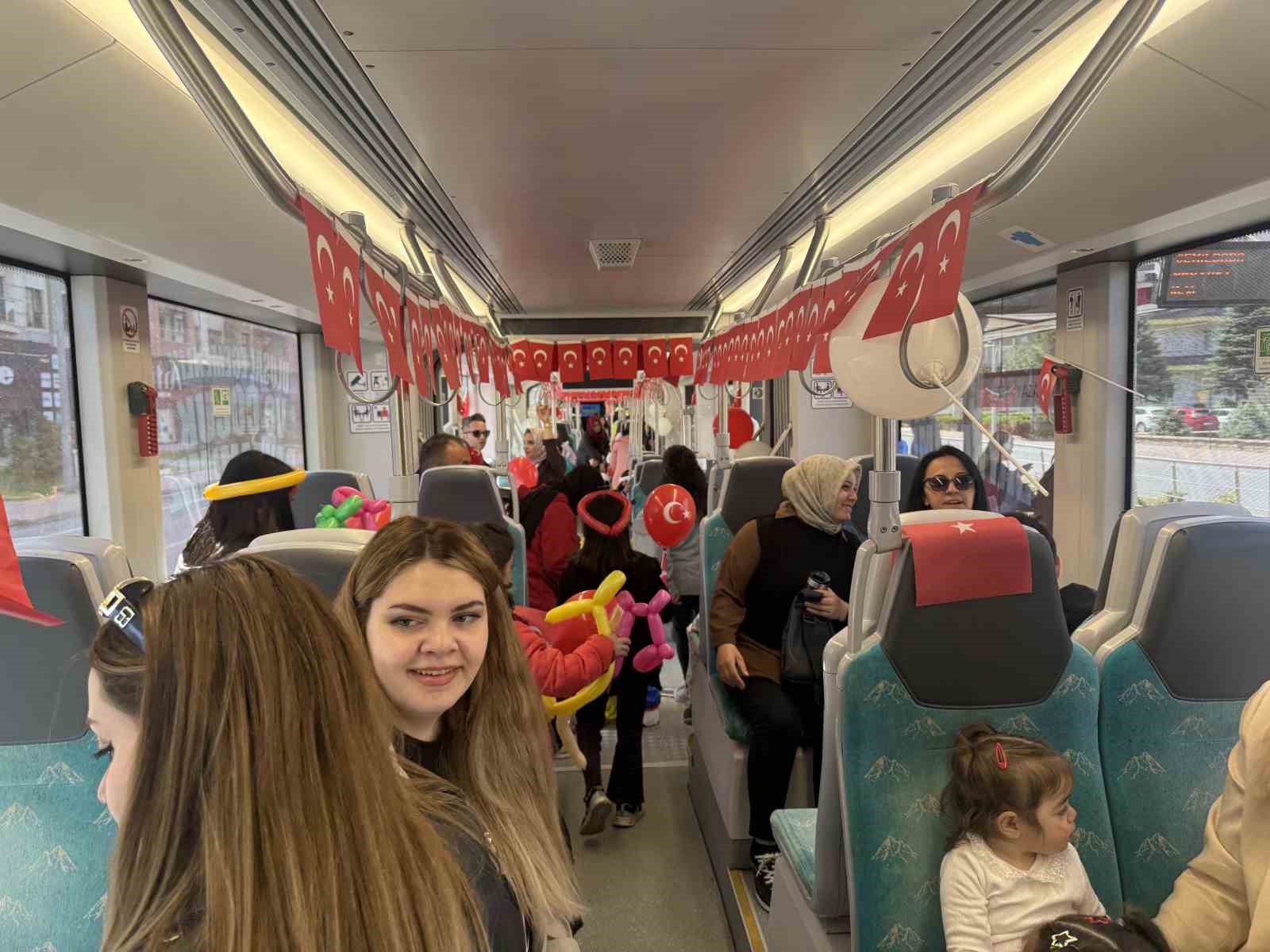 23 Nisan heyecanı, Çocuk Treni ile raylara taşındı
