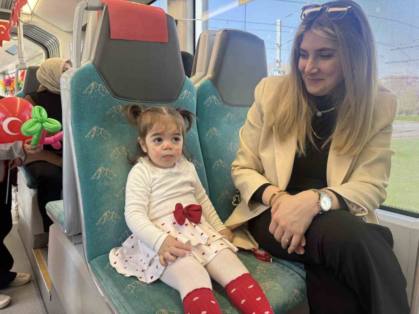 23 Nisan heyecanı, Çocuk Treni ile raylara taşındı
