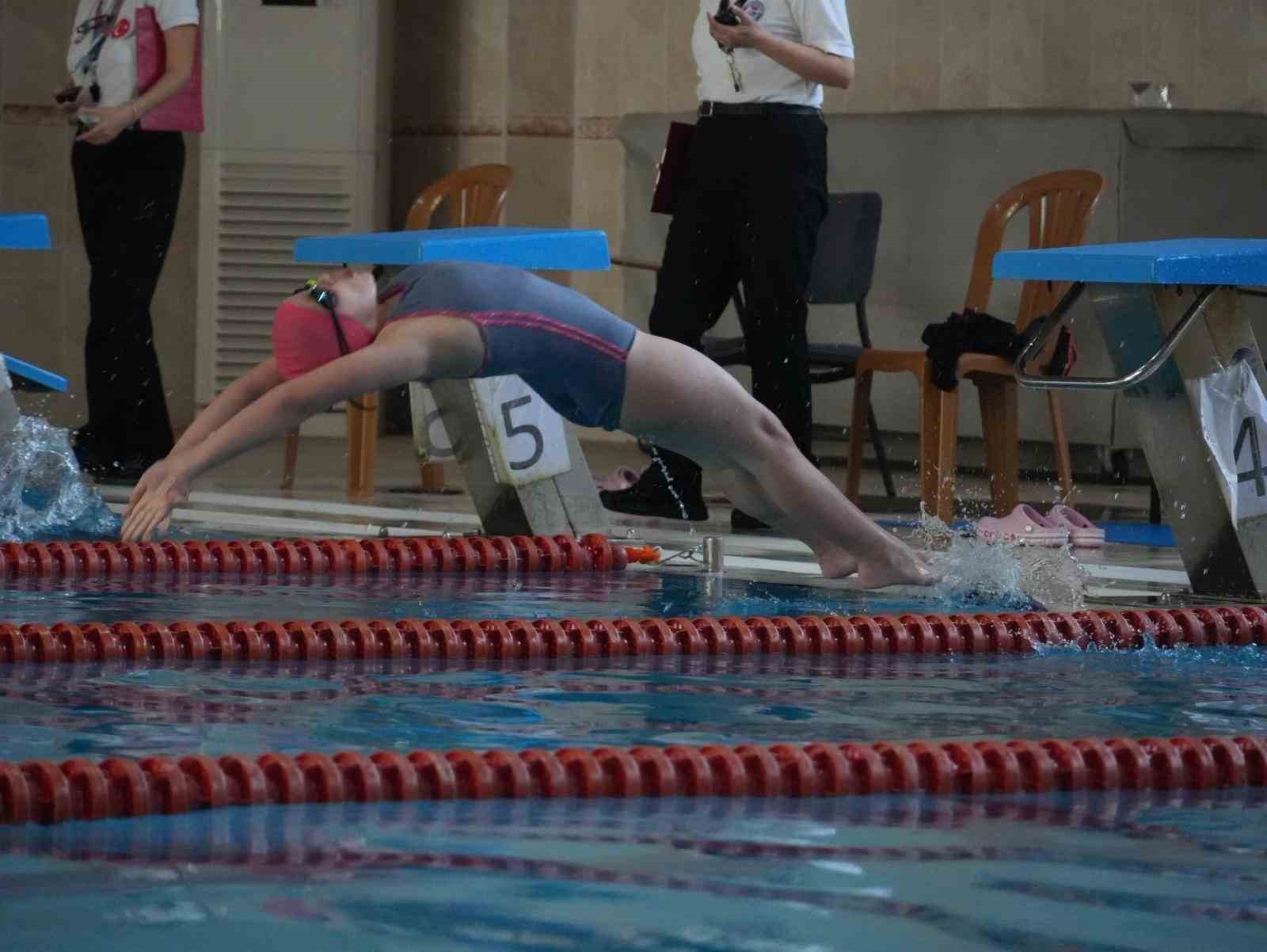 23 Nisan için kulaç attılar
