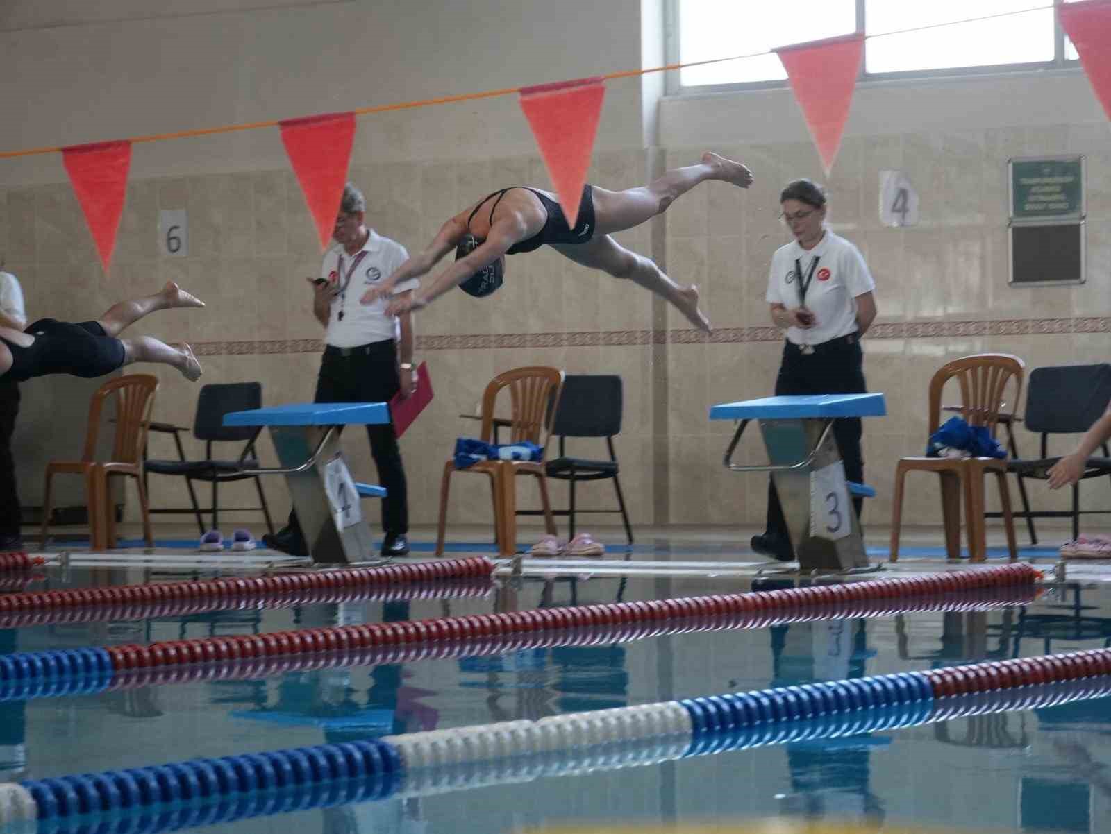 23 Nisan için kulaç attılar
