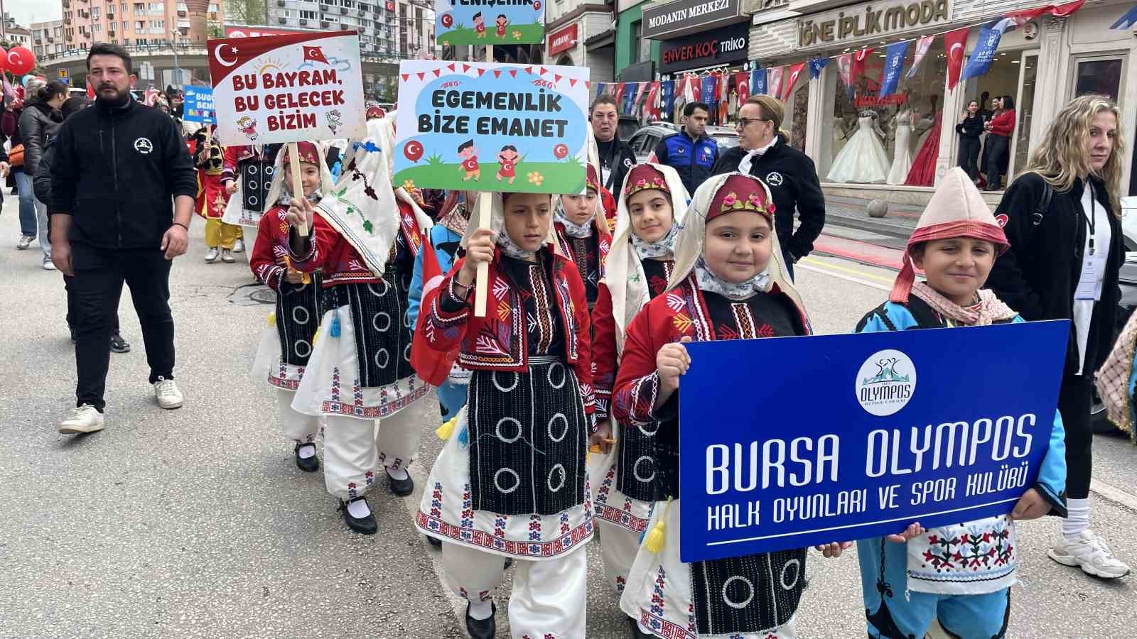23 Nisan korteji renkli görüntülere sahne oldu
