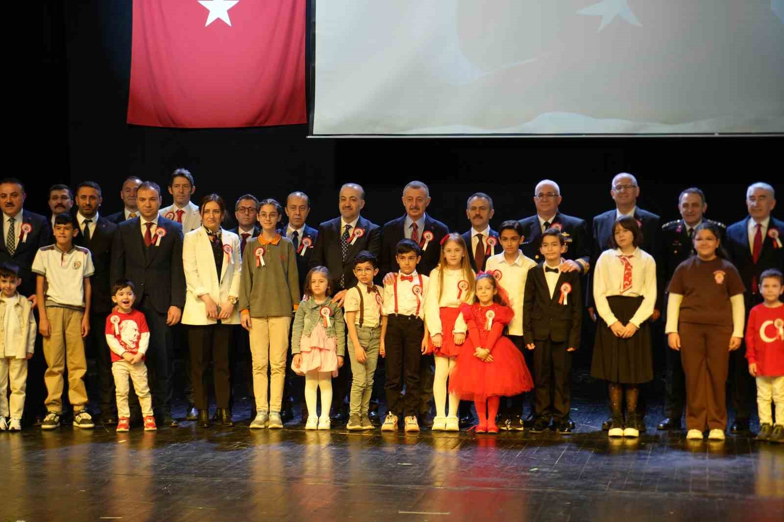 23 Nisan kutlamalarında çocuklar bayramın yıldızı oldu
