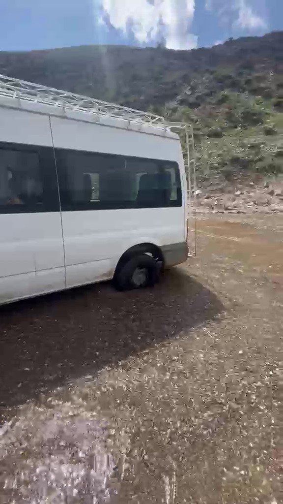 23 Nisan’da çocuklar yolda kaldı
